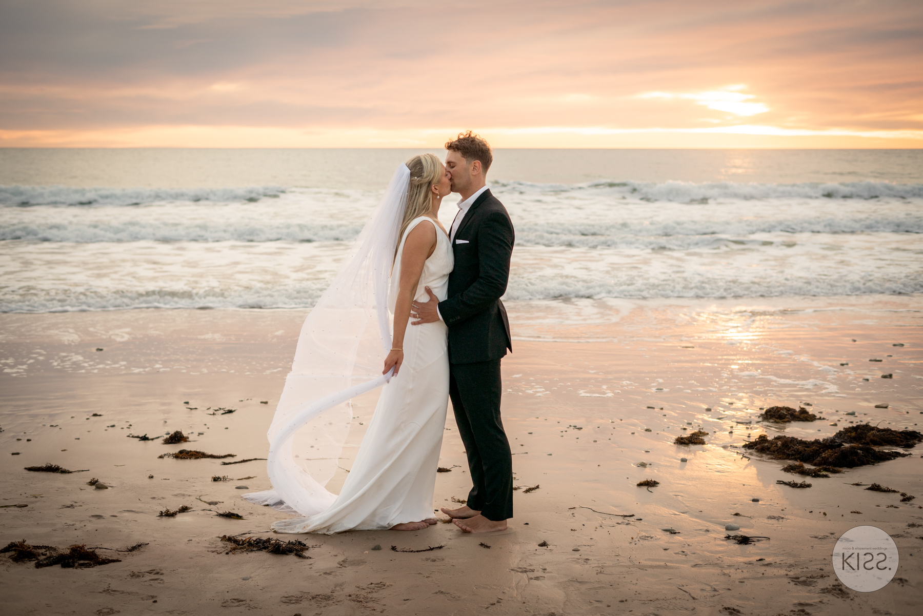 Romantic beach wedding photos at Port Willunga near Adelaide